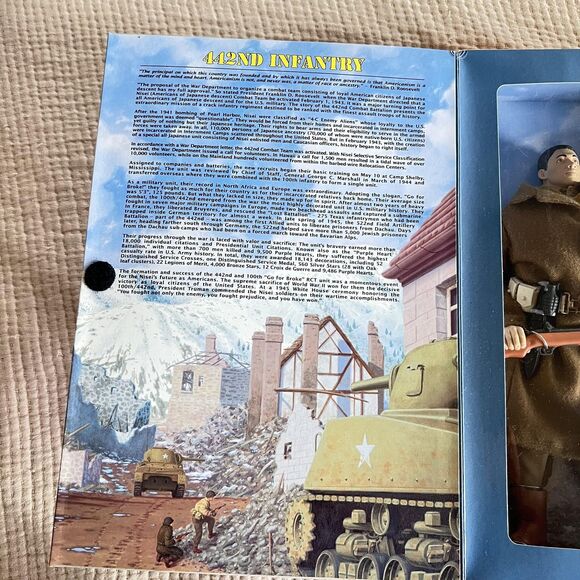 Vintage GI Joe 442nd Infantry Nisei Soldier Figure WWII Classic Collection 1990s - Picture 7 of 16